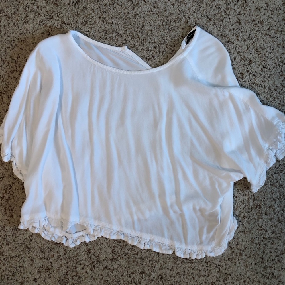 Cropped ruffle blouse.